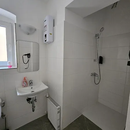 Sfn בית אירוח ברגיש גלאדבך